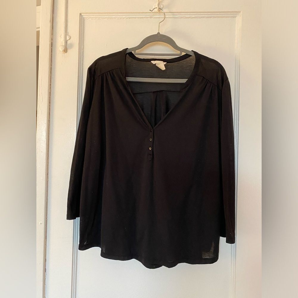 H&M Black V-Neck Women's Top Size XL